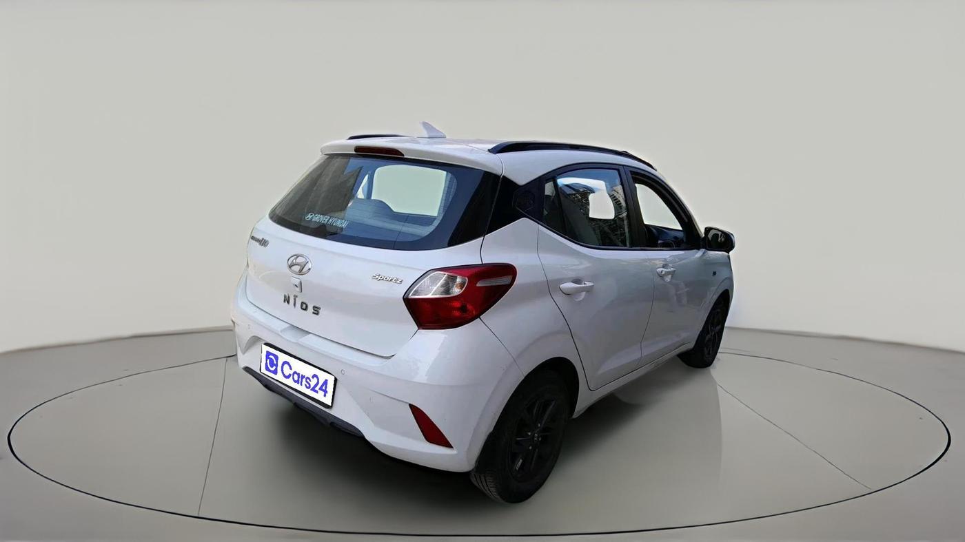 2022 Hyundai GRAND I10 NIOS SPORTZ AMT 1.2 KAPPA VTVT, Petrol, Automatic, 21,967 km, exterior