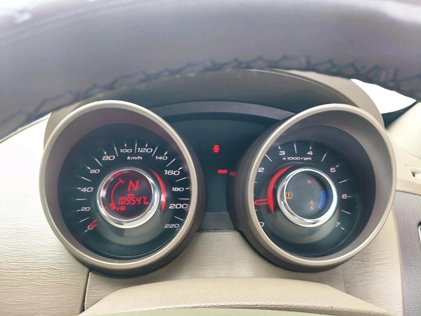2012 Mahindra XUV500 W8, Diesel, Manual, 1,09,547 km, interior