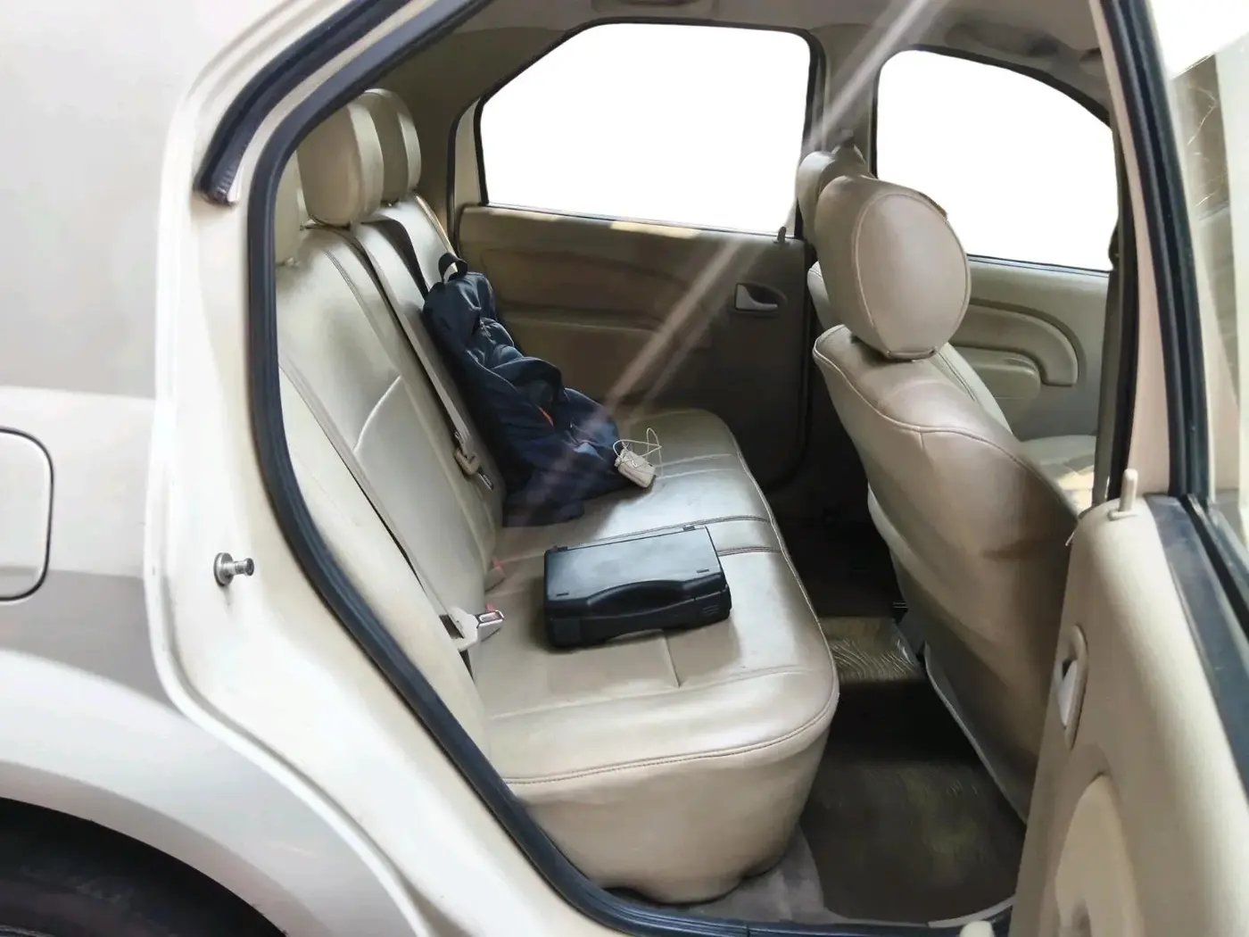 2011 Mahindra Verito 1.5 D6, Diesel, Manual, 61,205 km, interior
