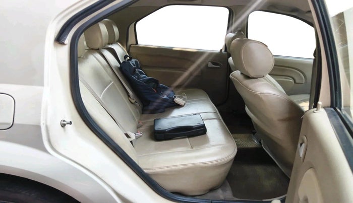 2011 Mahindra Verito 1.5 D6, Diesel, Manual, 61,205 km, interior