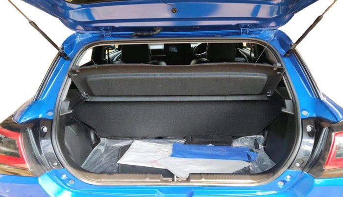 2025 Maruti Swift VXi (O) AMT, Petrol, Automatic, 2,197 km, exterior