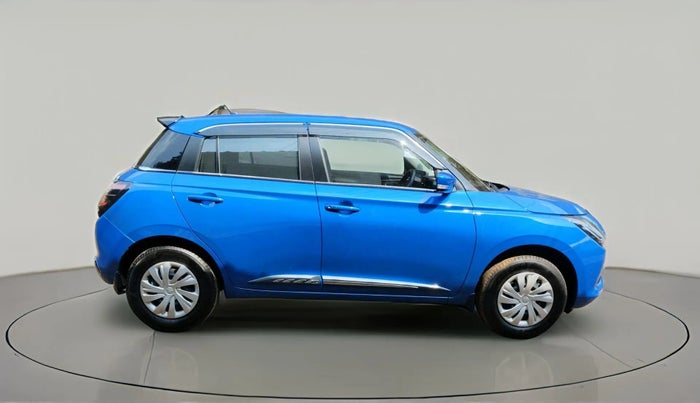 2025 Maruti Swift VXi (O) AMT, Petrol, Automatic, 2,197 km, exterior
