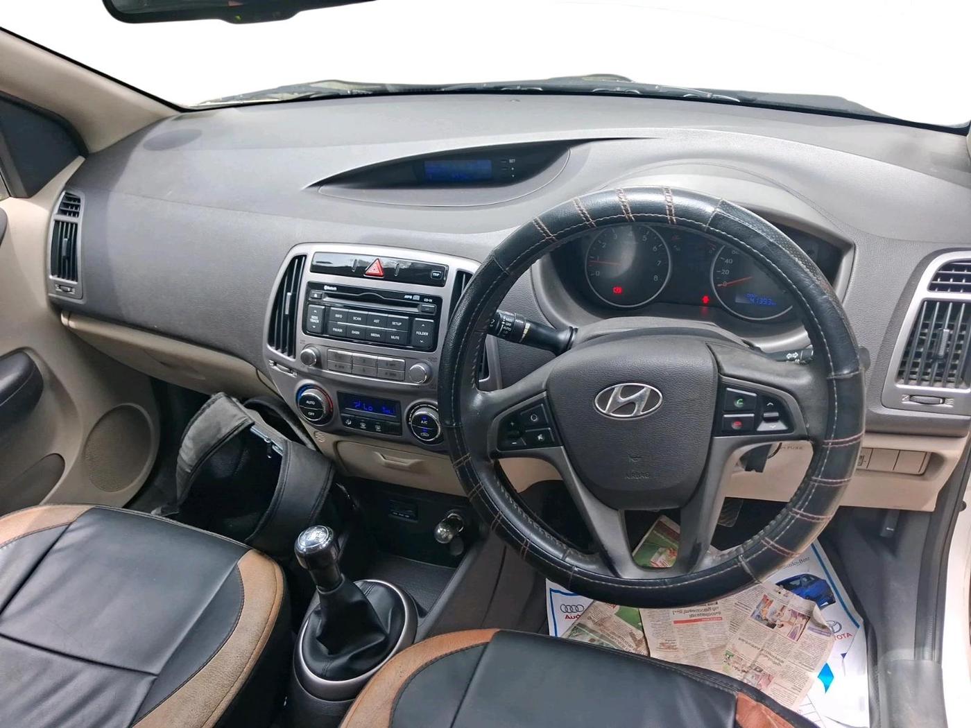 2014 Hyundai i20 SPORTZ 1.2, Petrol, Manual, 41,393 km, interior
