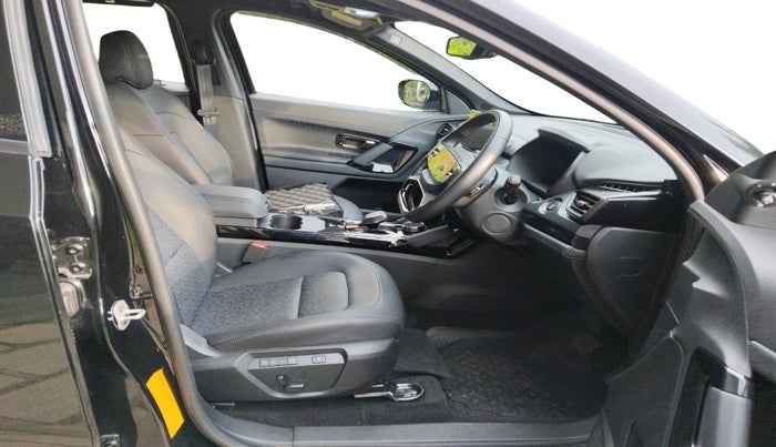 2024 Tata Harrier FEARLESS PLUS DARK EDITION AT, Diesel, Automatic, 8,744 km, interior