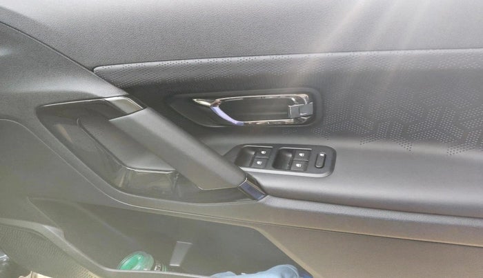 2024 Tata Harrier FEARLESS PLUS DARK EDITION AT, Diesel, Automatic, 8,744 km, interior