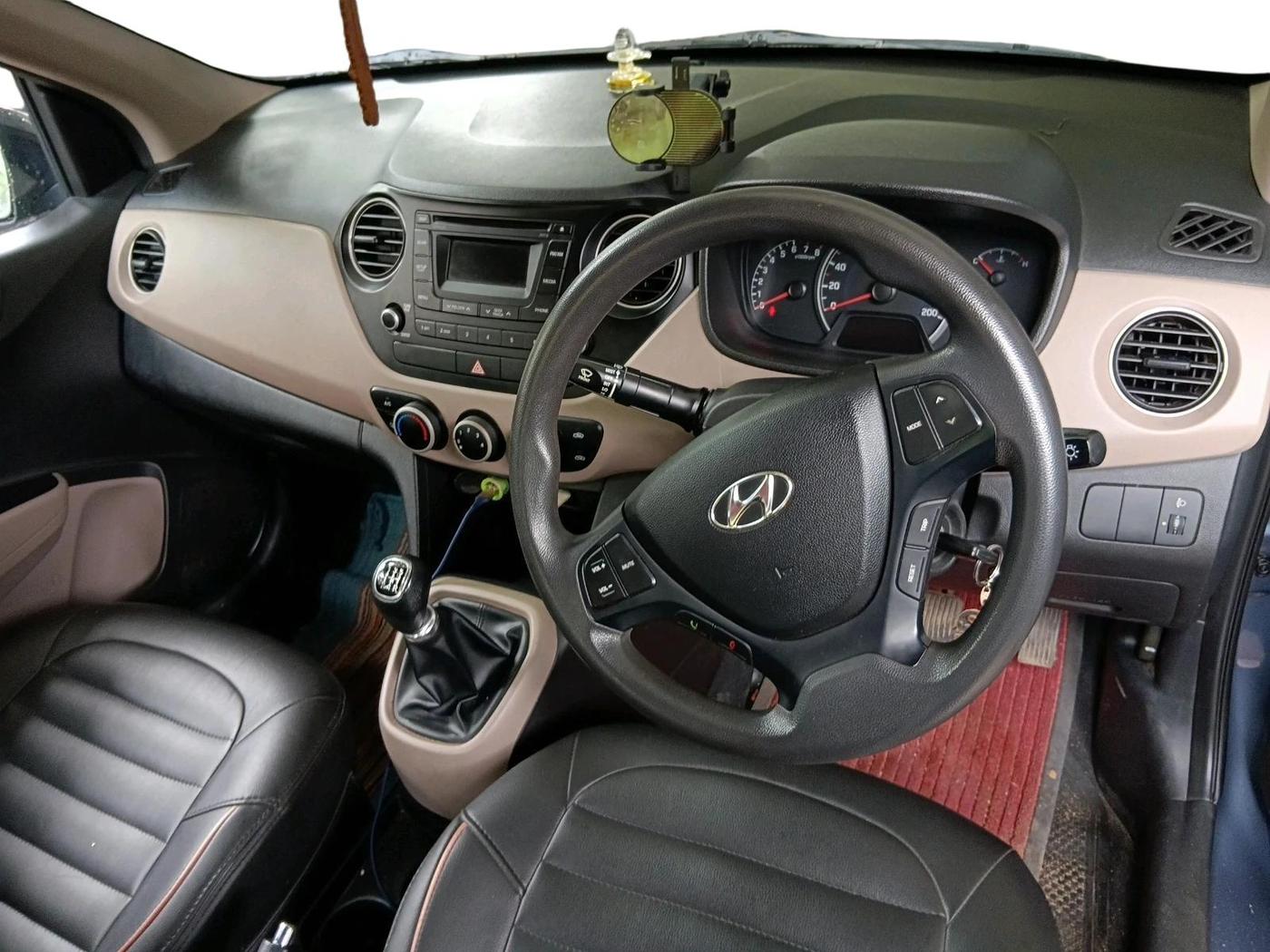 2015 Hyundai Grand i10 SPORTZ 1.2 KAPPA VTVT, Petrol, Manual, 53,568 km, interior