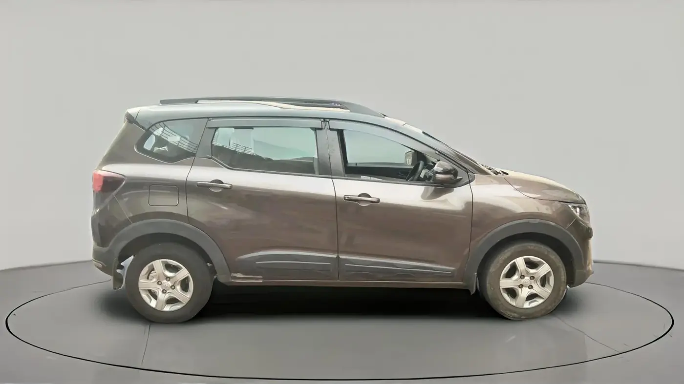 2022 Renault TRIBER RXT, Petrol, Manual, 25,508 km, exterior