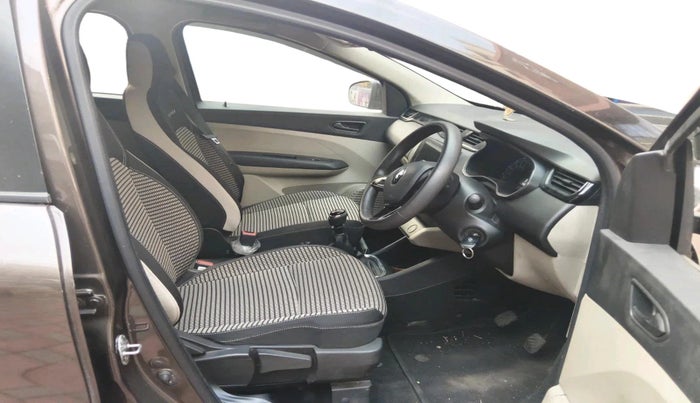 2022 Renault TRIBER RXT, Petrol, Manual, 25,508 km, interior