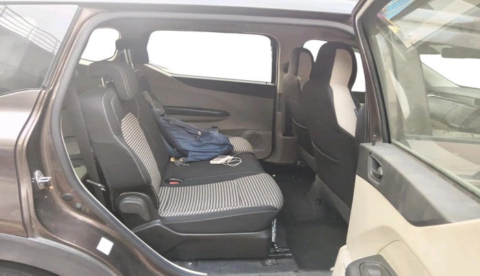 2022 Renault TRIBER RXT, Petrol, Manual, 25,508 km, interior