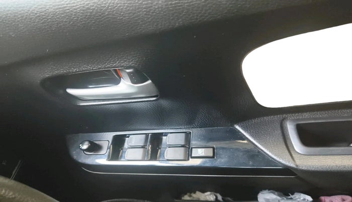 2017 Maruti Wagon R 1.0 VXI+ (O) MT, Petrol, Manual, 17,595 km, interior