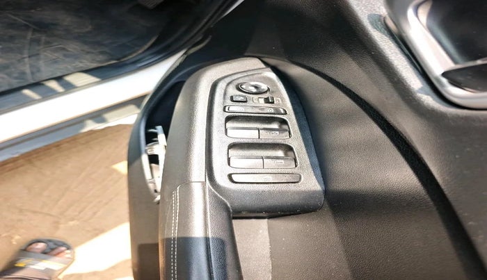 2021 Hyundai VENUE SX 1.0 (O) TURBO, Petrol, Manual, 66,006 km, interior