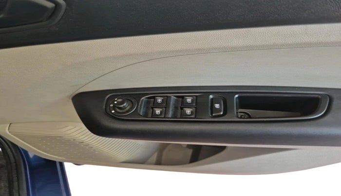 2019 Renault TRIBER RXT, Petrol, Manual, 1,00,129 km, interior