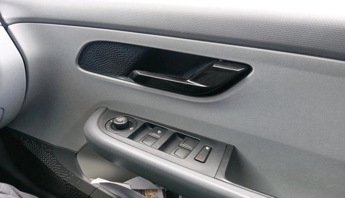 2020 Tata ALTROZ XT PETROL, Petrol, Manual, 32,068 km, interior