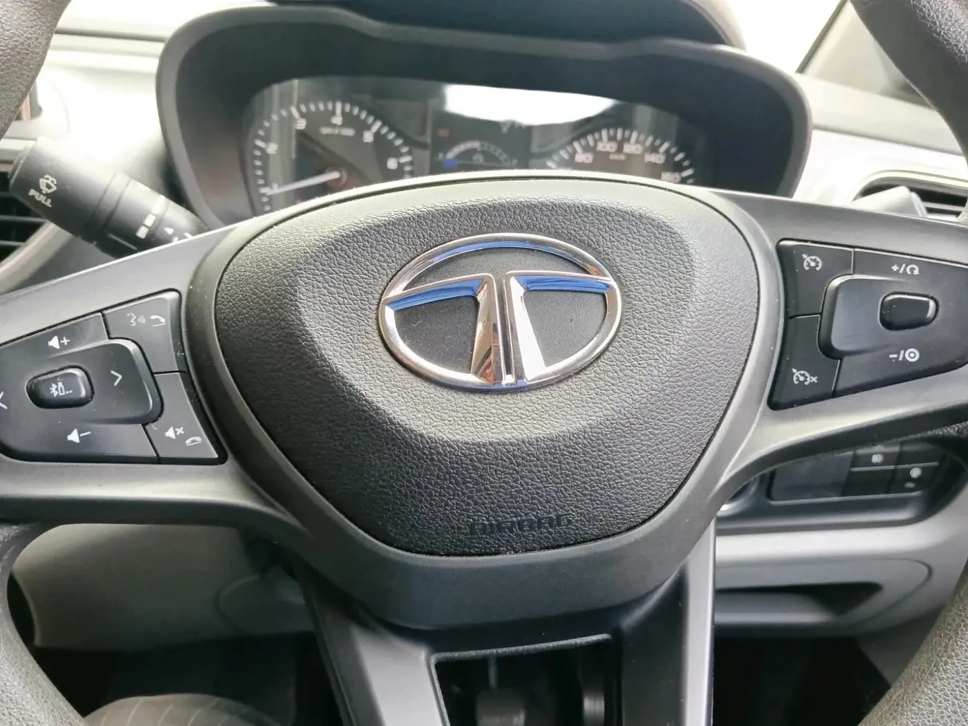 2020 Tata ALTROZ XT PETROL, Petrol, Manual, 32,068 km, interior