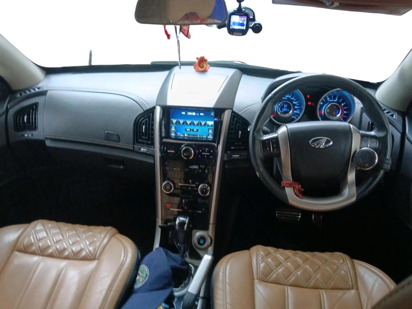2018 Mahindra XUV500 W11 AT, Diesel, Automatic, 58,841 km, interior