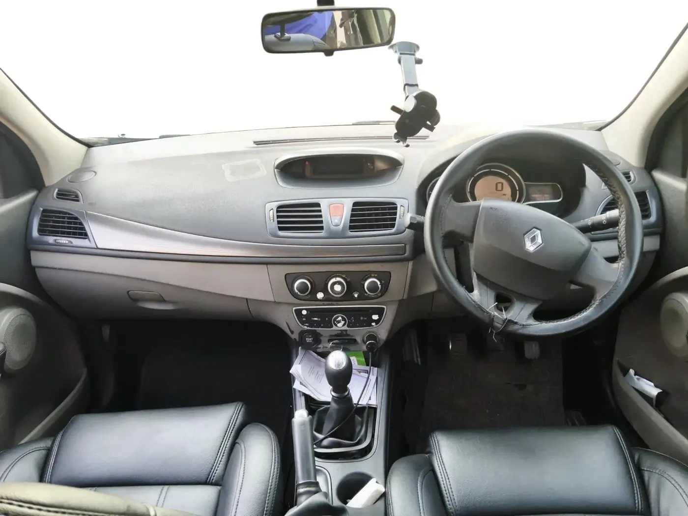 2011 Renault Fluence 1.5 E2, Diesel, Manual, 1,79,081 km, interior