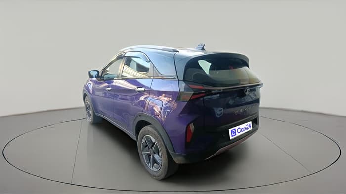 2023 Tata NEXON FEARLESS PURPLE + SUNROOF AMT DUAL TONE 1.5 DIESEL, Diesel, Automatic, 53,457 km, exterior