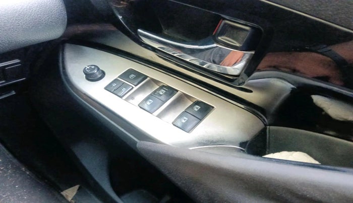 2017 Toyota Innova Crysta 2.4 VX 7 STR, Diesel, Manual, 2,40,628 km, interior