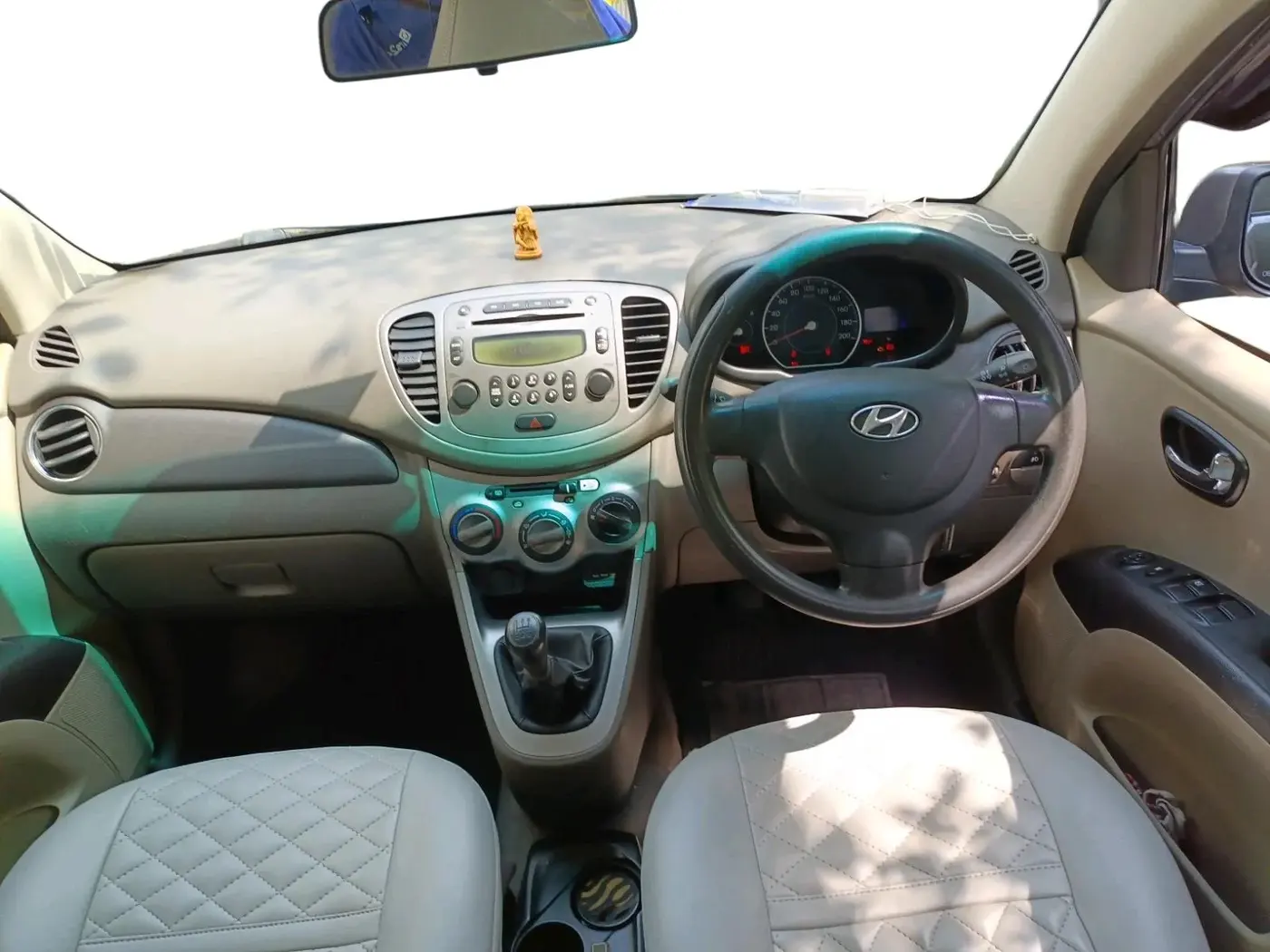 2011 Hyundai i10 SPORTZ 1.2, CNG, Manual, 1,20,001 km, interior