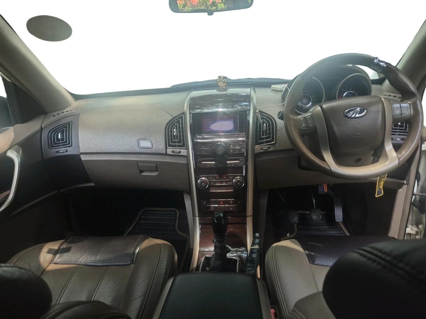 2013 Mahindra XUV500 W8, Diesel, Manual, 80,811 km, interior