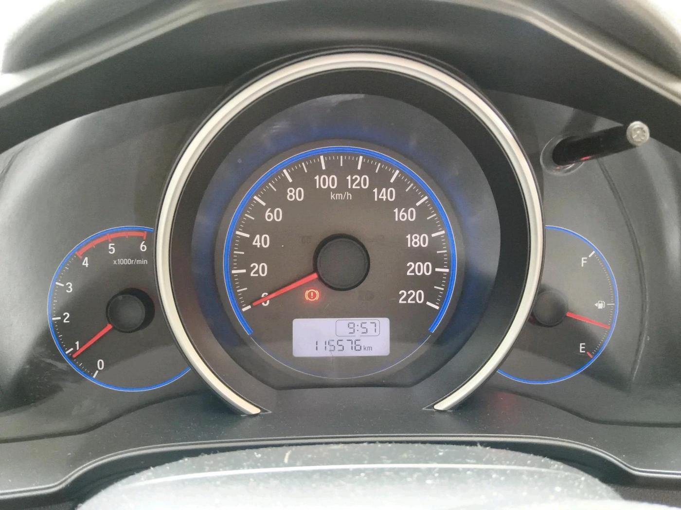 2015 Honda Jazz 1.5L I-DTEC S, Diesel, Manual, 1,15,576 km, interior