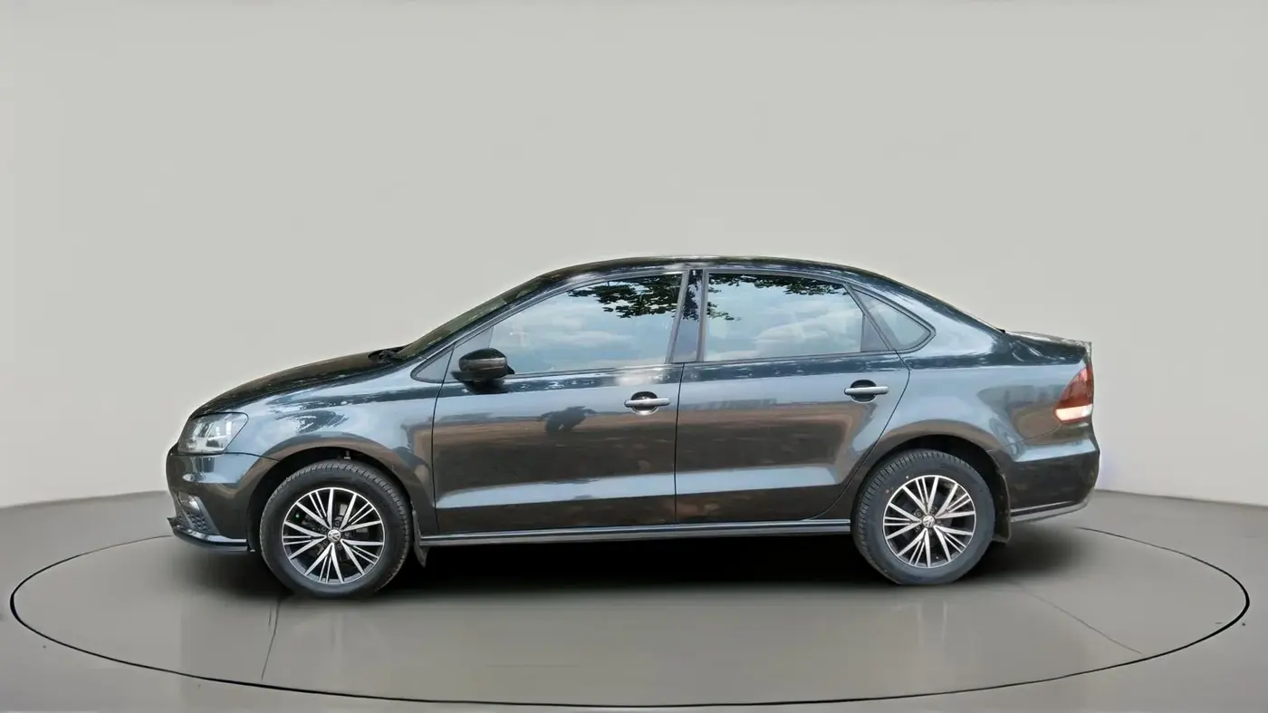 2020 Volkswagen Vento HIGHLINE 1.0L TSI, Petrol, Manual, 1,78,045 km, exterior