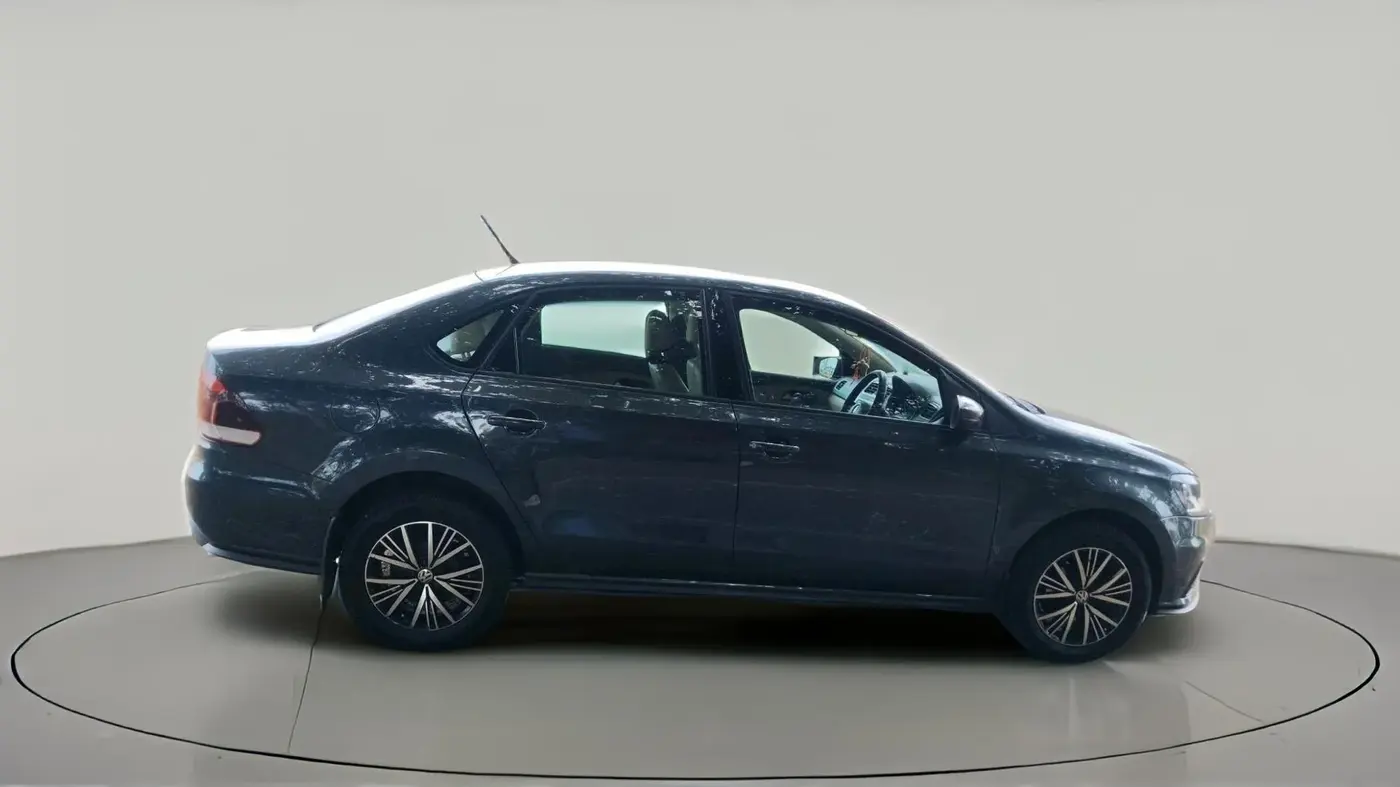 2020 Volkswagen Vento HIGHLINE 1.0L TSI, Petrol, Manual, 1,78,045 km, exterior