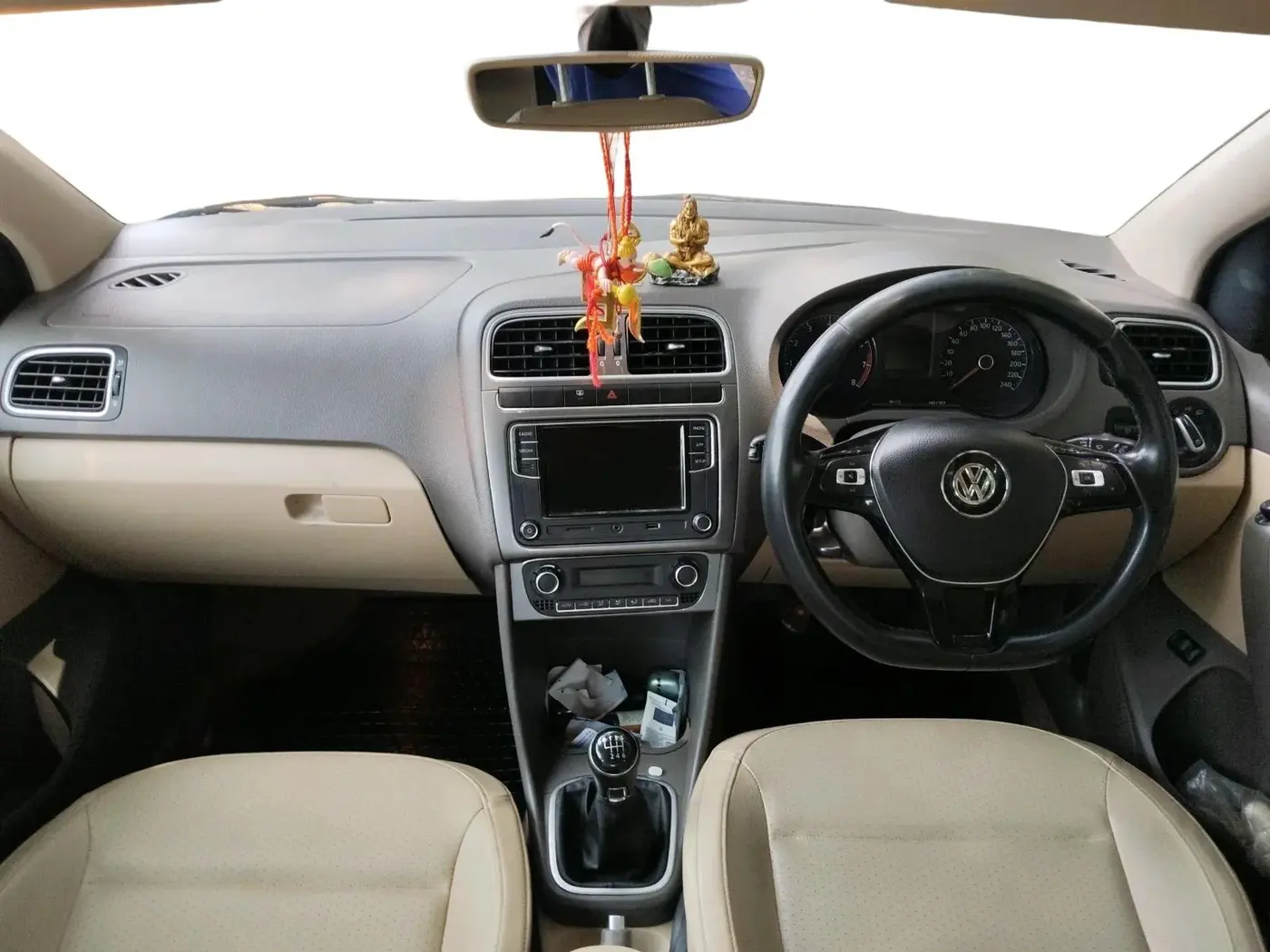 2020 Volkswagen Vento HIGHLINE 1.0L TSI, Petrol, Manual, 1,78,045 km, interior