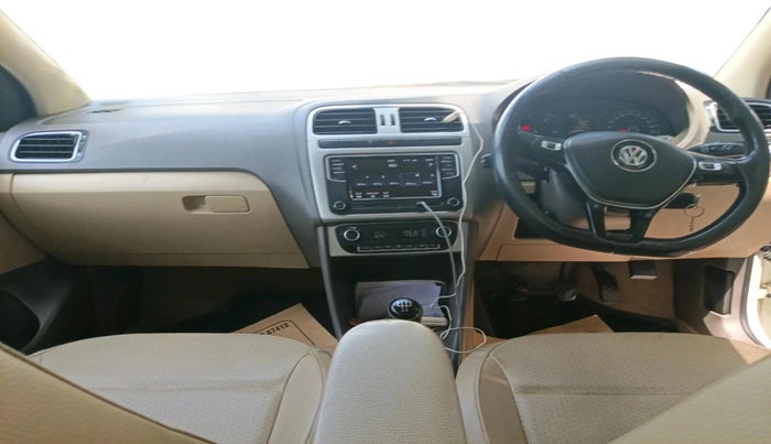 2017 Volkswagen Vento HIGHLINE DIESEL 1.5, Diesel, Manual, 1,76,097 km, interior