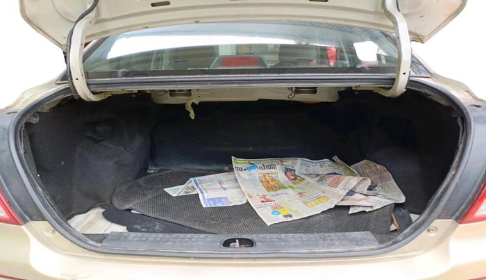 2009 Maruti Swift LXI 1.3, Petrol, Manual, 1,63,871 km, exterior