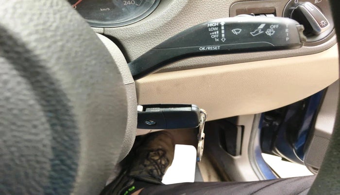 2011 Volkswagen Vento COMFORTLINE 1.6, Petrol, Manual, 77,345 km, interior