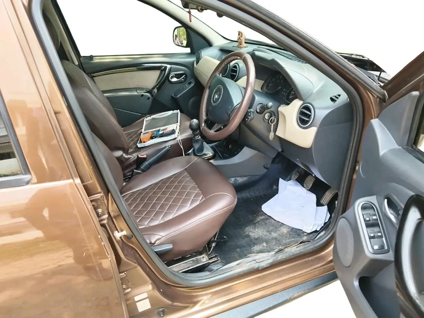 2013 Renault Duster 110 PS RXL DIESEL, Diesel, Manual, 1,34,214 km, interior
