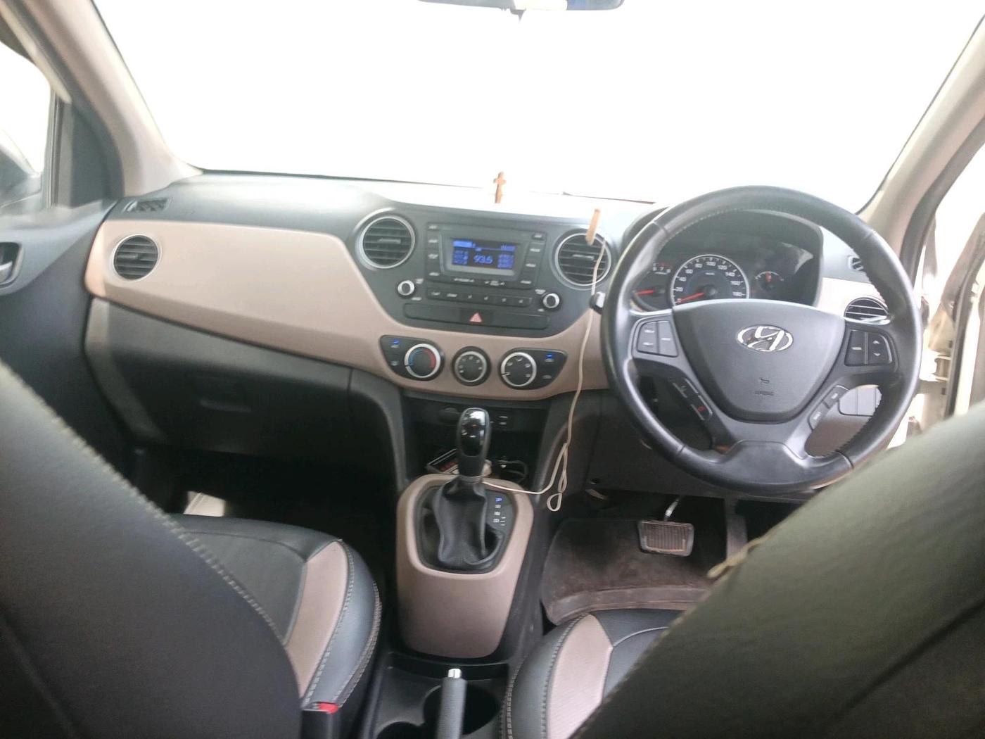 2016 Hyundai Grand i10 ASTA AT 1.2 KAPPA VTVT, Petrol, Automatic, 71,990 km, interior