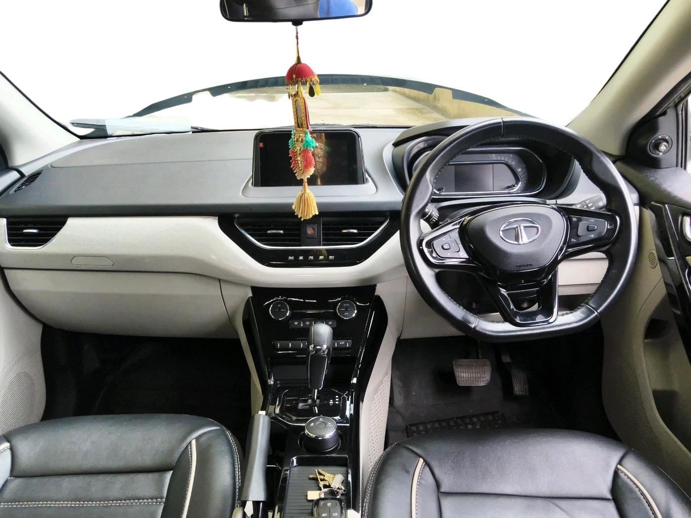 2022 Tata NEXON XZA PLUS (HS) PETROL, Petrol, Automatic, 25,370 km, interior