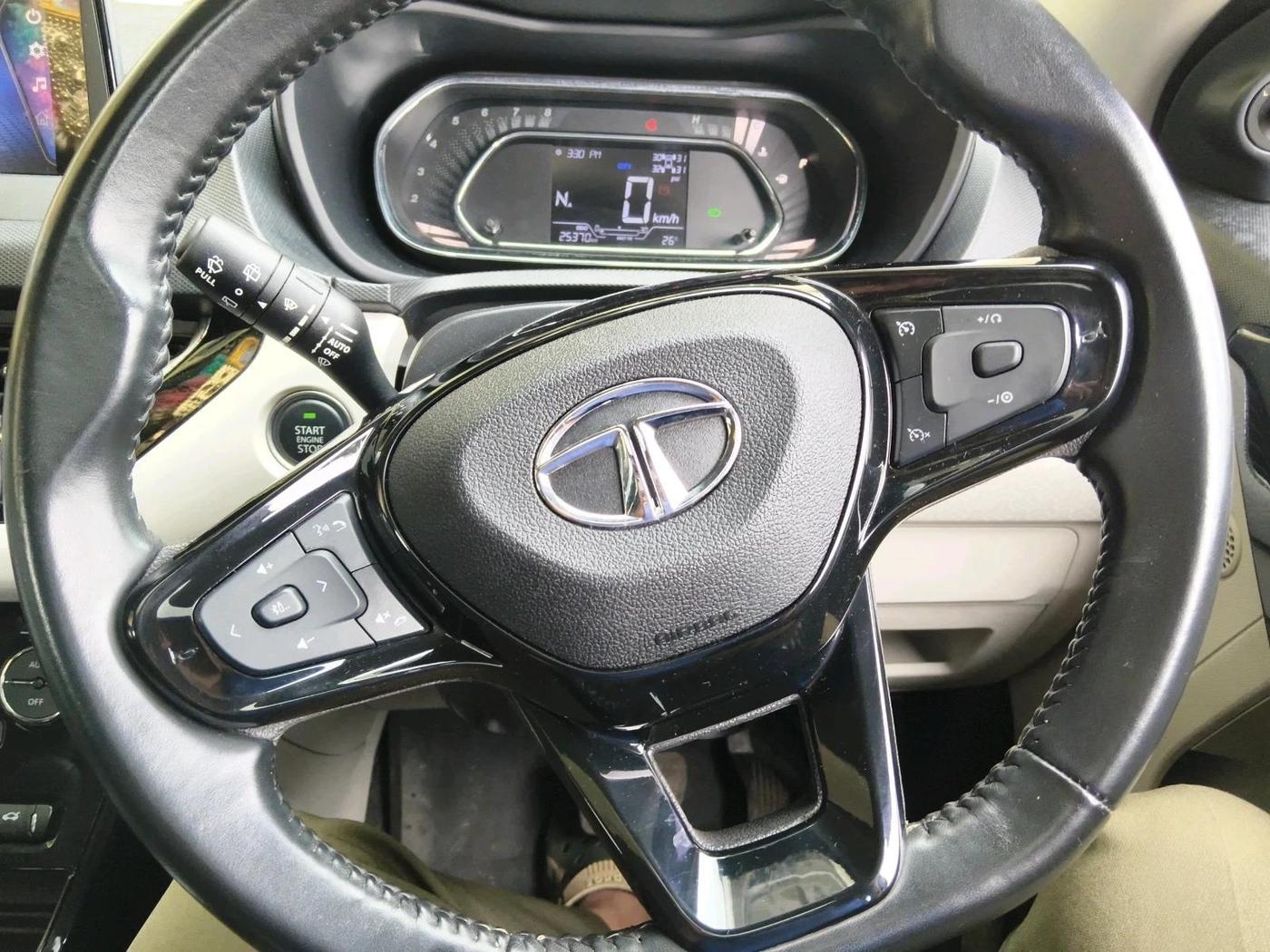 2022 Tata NEXON XZA PLUS (HS) PETROL, Petrol, Automatic, 25,370 km, interior