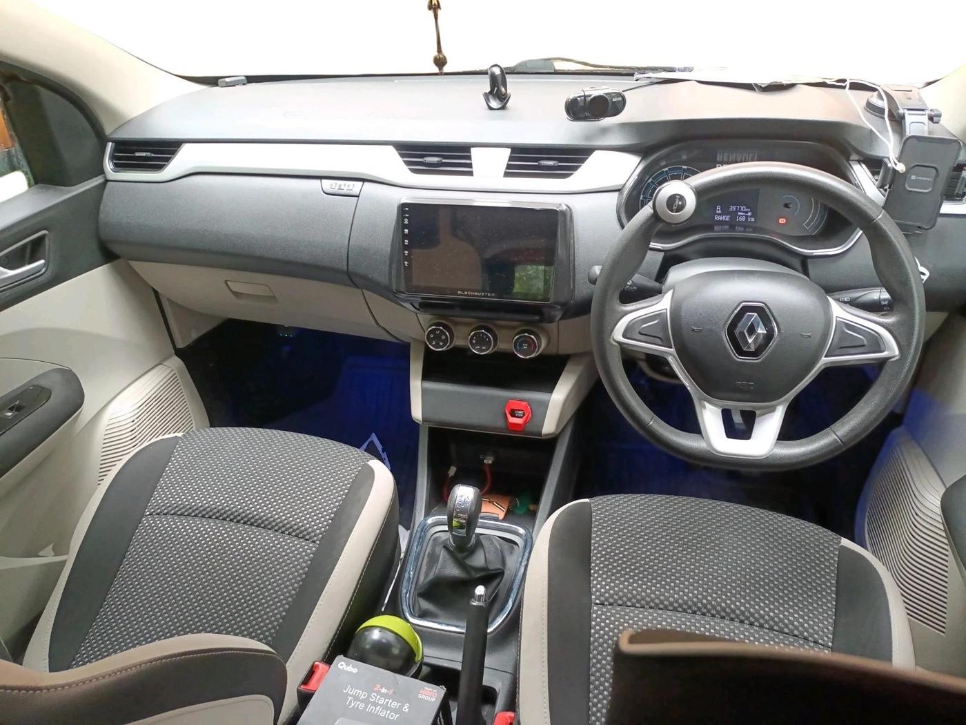 2020 Renault TRIBER RXZ AMT, Petrol, Automatic, 39,770 km, interior