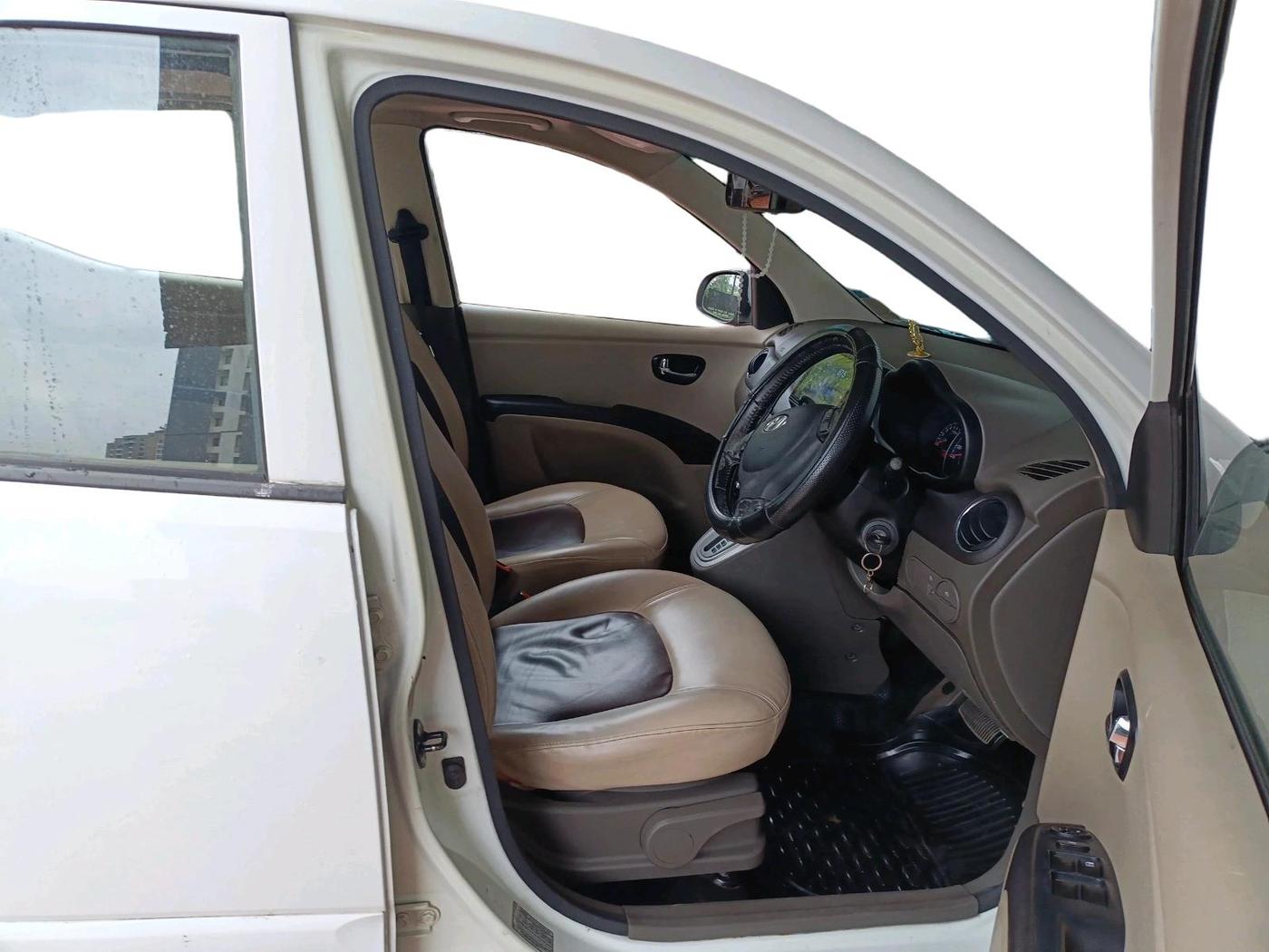 2012 Hyundai i10 ASTA 1.2 AT SUNROOF, Petrol, Automatic, 74,123 km, interior