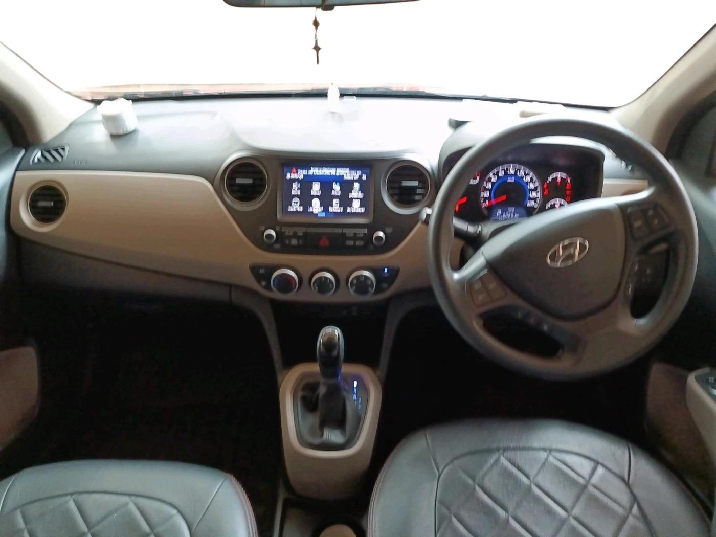 2018 Hyundai Grand i10 SPORTZ AT 1.2 KAPPA VTVT, Petrol, Automatic, 17,895 km, interior