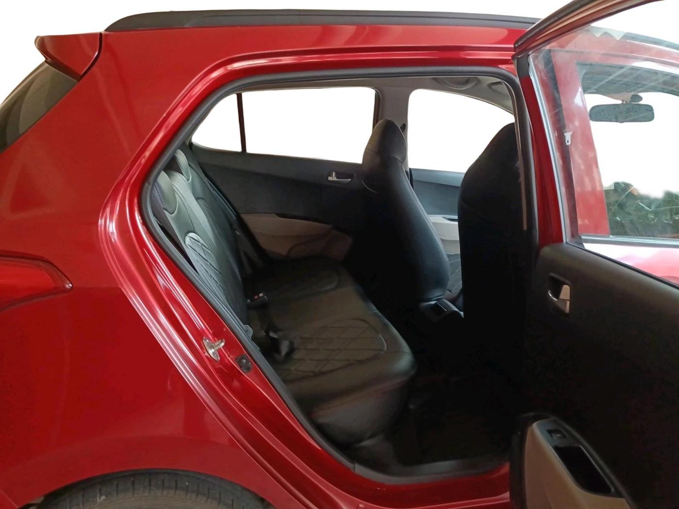 2018 Hyundai Grand i10 SPORTZ AT 1.2 KAPPA VTVT, Petrol, Automatic, 17,895 km, interior