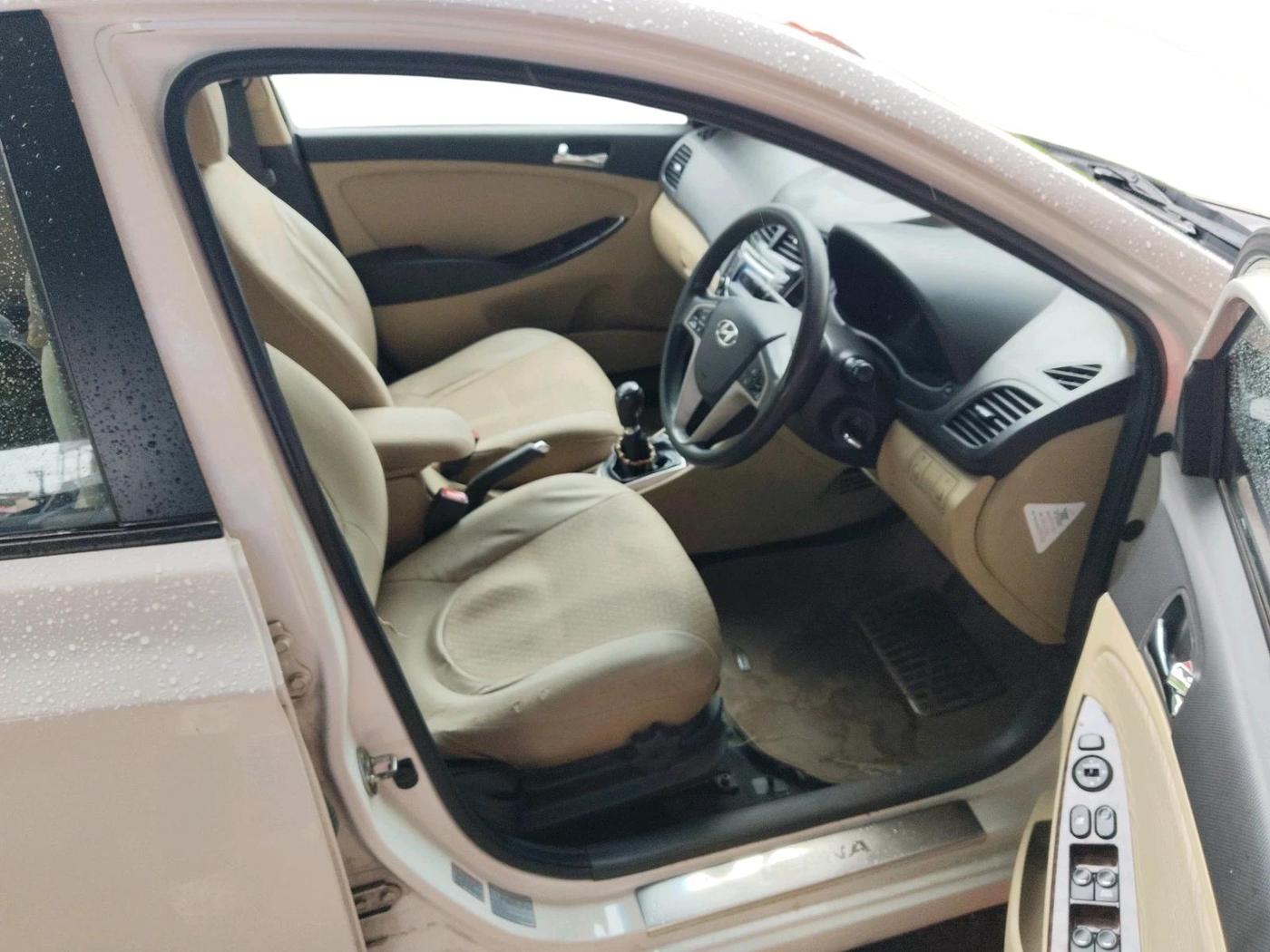 2013 Hyundai Verna FLUIDIC 1.6 CRDI SX, Diesel, Manual, 90,923 km, interior