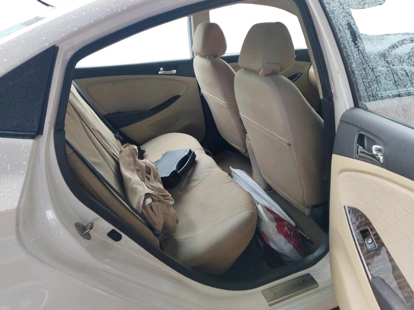2013 Hyundai Verna FLUIDIC 1.6 CRDI SX, Diesel, Manual, 90,923 km, interior