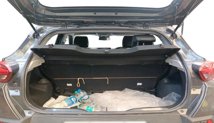 2024 Tata PUNCH Creative Plus (S) AMT, Petrol, Automatic, 3,942 km, exterior