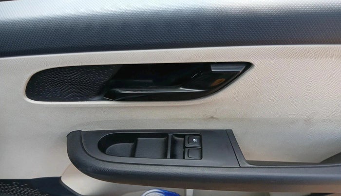 2021 Tata ALTROZ XE PETROL, Petrol, Manual, 70,420 km, interior