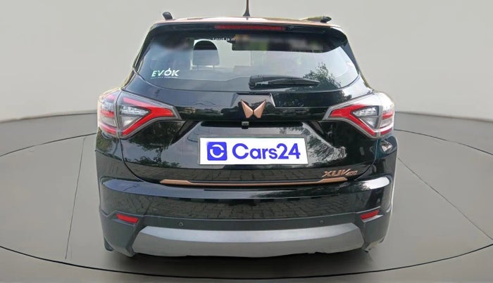 2023 Mahindra XUV400 EL 7.2 KW, Electric, Automatic, 1,01,437 km, exterior