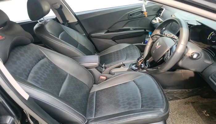 2023 Mahindra XUV400 EL 7.2 KW, Electric, Automatic, 1,01,437 km, interior