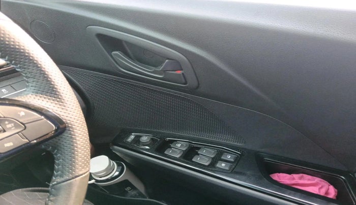 2023 Mahindra XUV400 EL 7.2 KW, Electric, Automatic, 1,01,437 km, interior