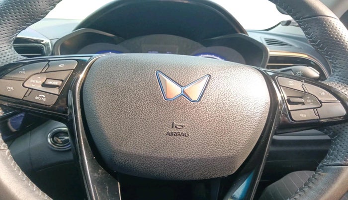 2023 Mahindra XUV400 EL 7.2 KW, Electric, Automatic, 1,01,437 km, interior