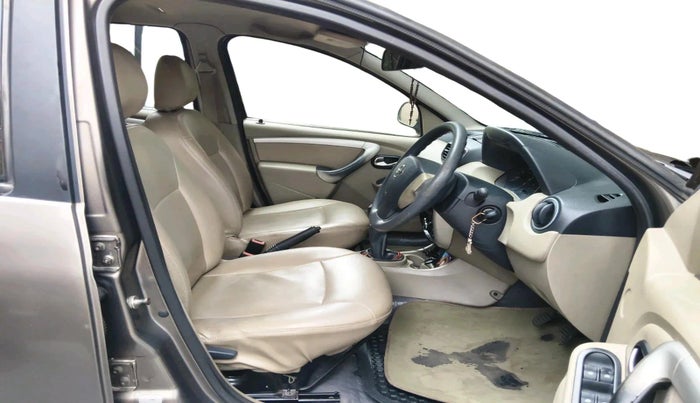 2014 Nissan Terrano XL O (D), Diesel, Manual, 1,13,068 km, interior