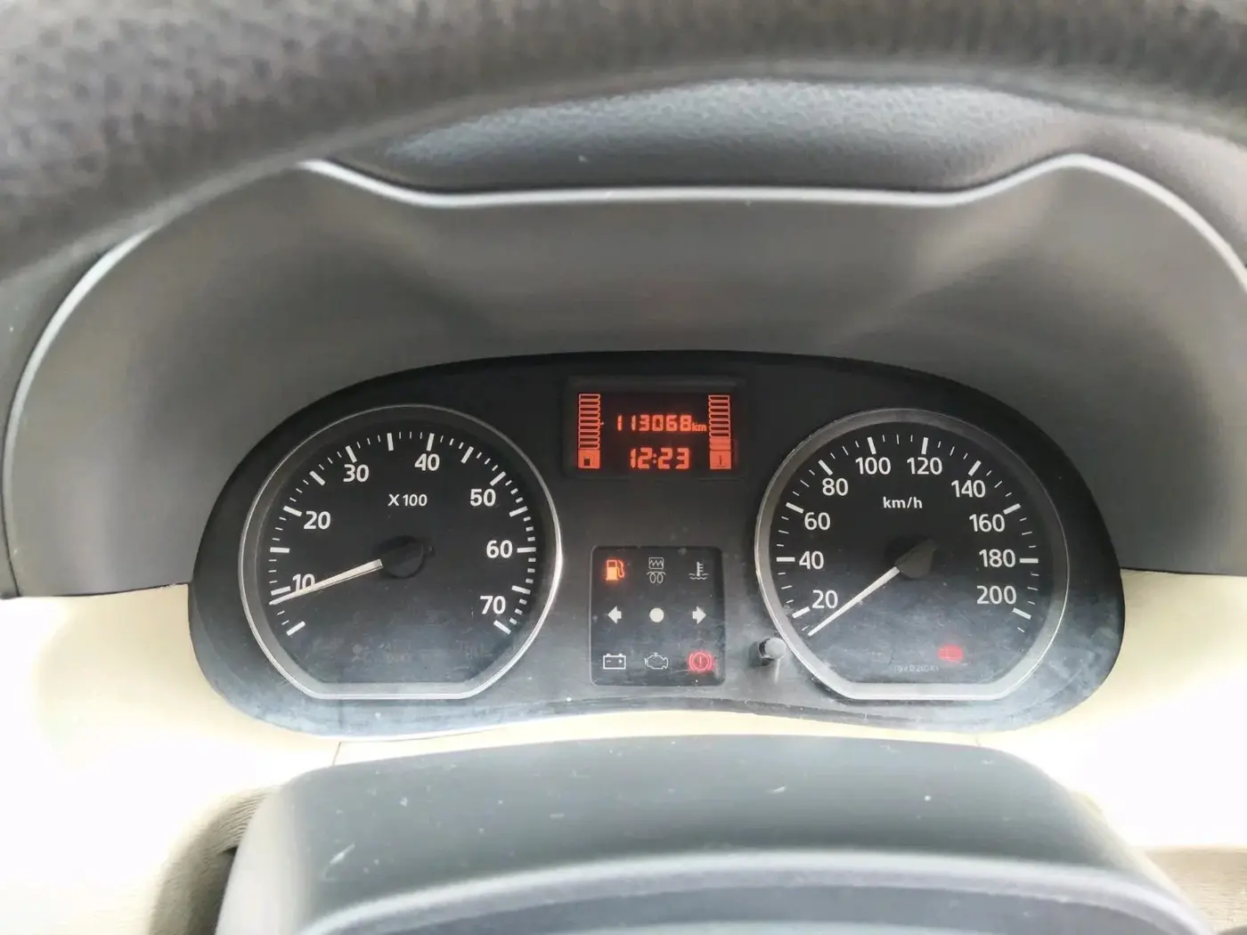 2014 Nissan Terrano XL O (D), Diesel, Manual, 1,13,068 km, interior