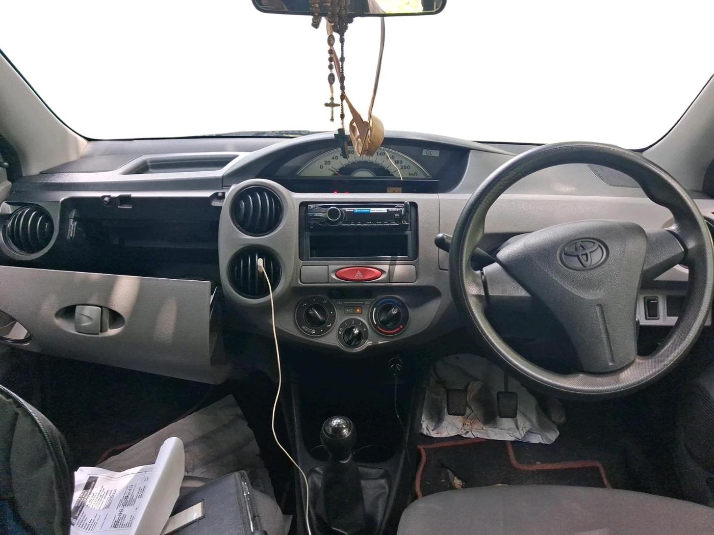 2011 Toyota Etios G, Petrol, Manual, 54,372 km, interior